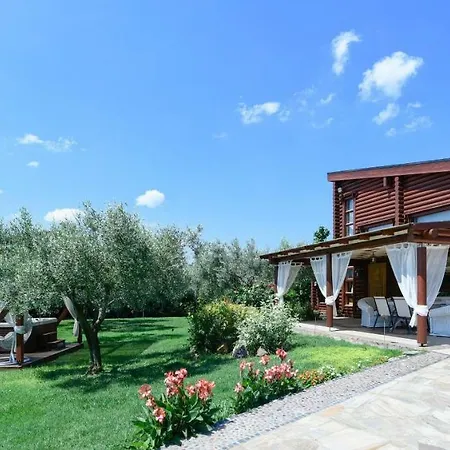 Villa - Wooden Lakkia