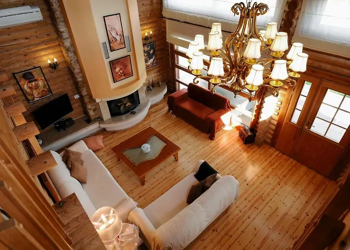 - Wooden Villa Lakkia